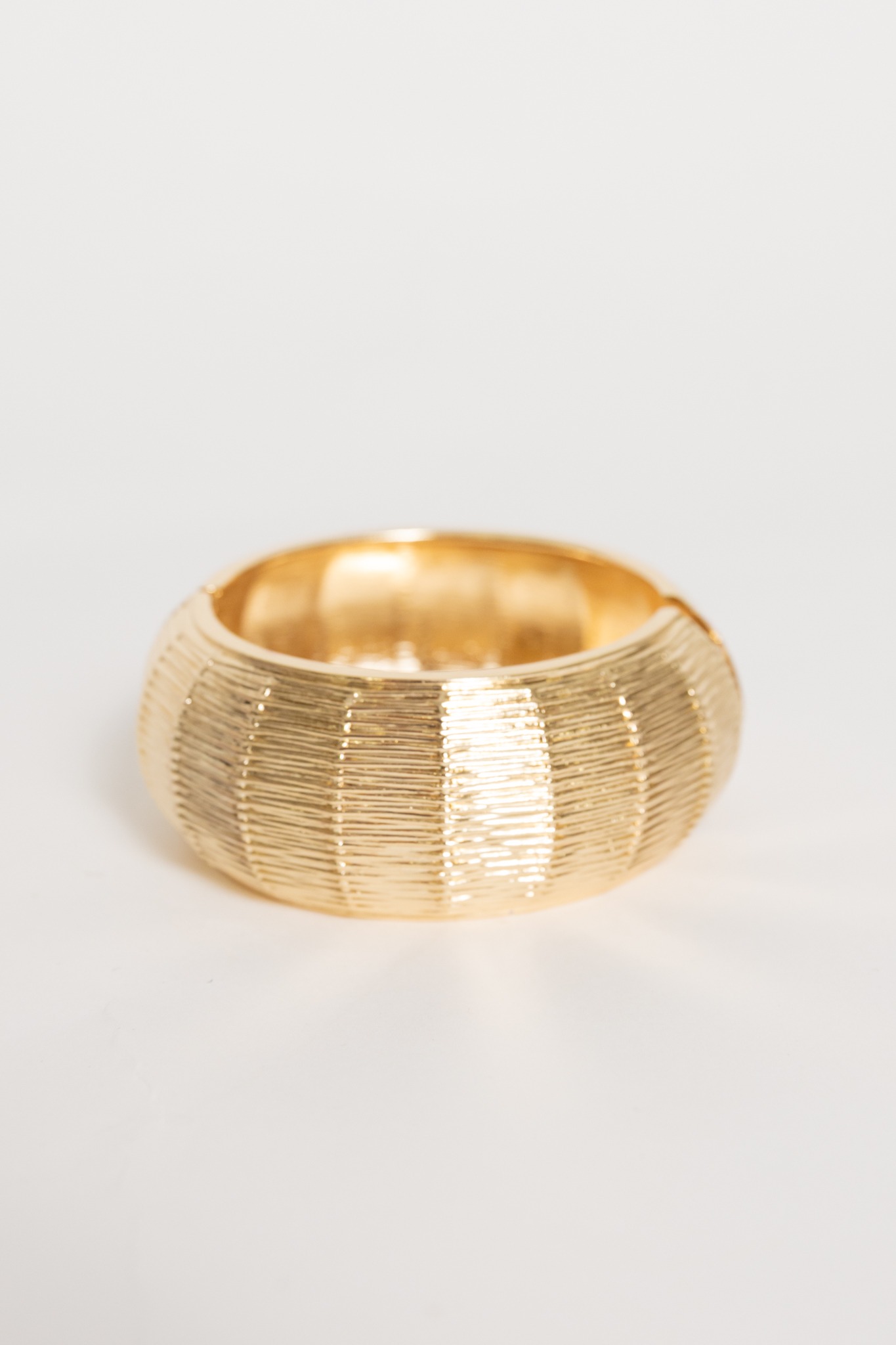 Estella Brushed Cuff, Gold - 4K7A8683.jpg