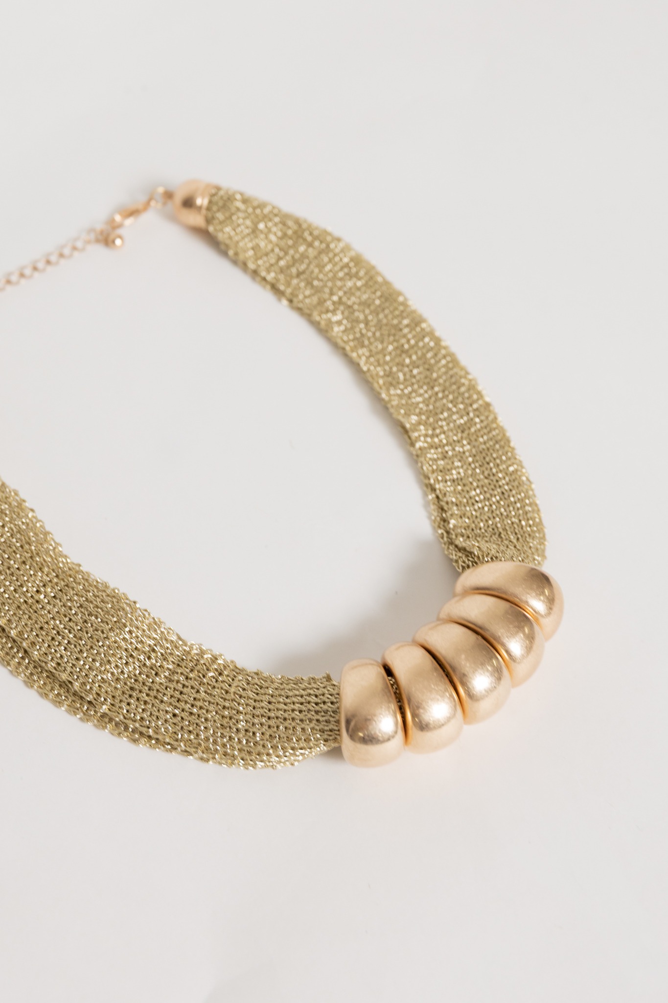 Geo Ring Mesh Necklace, Gold - 4K7A8691.jpg