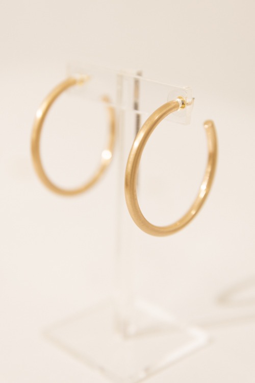 Polly Polished Hoop, Gold - 4K7A9291.jpg