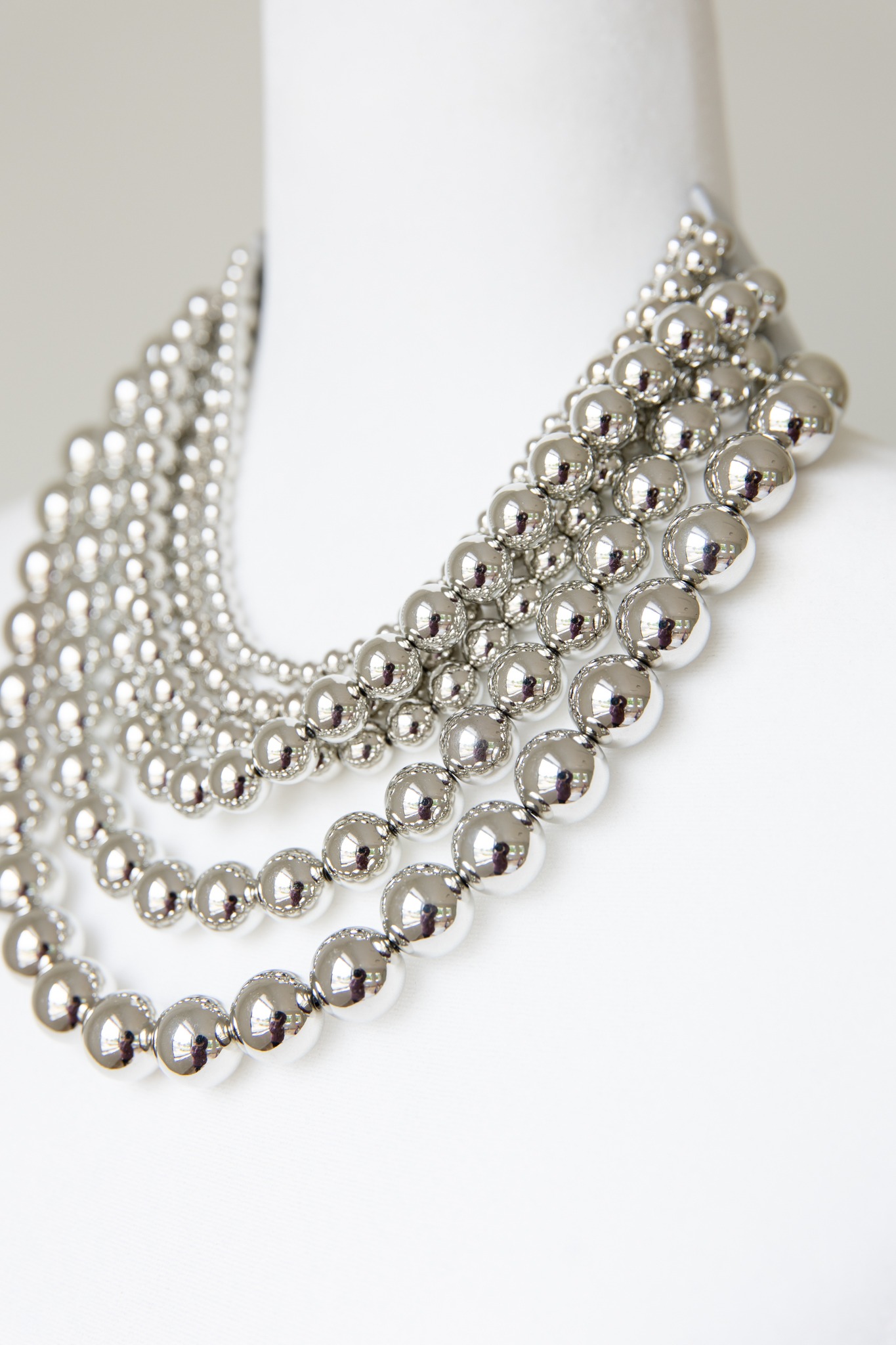 Metallic Layered Necklace, Silver - 4K7A9736.jpg