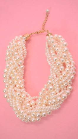 Twisted Pearls Necklace