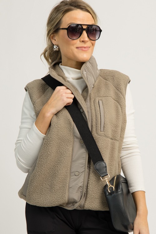 Soft Fleece Vest, Olive - originals-572.jpg