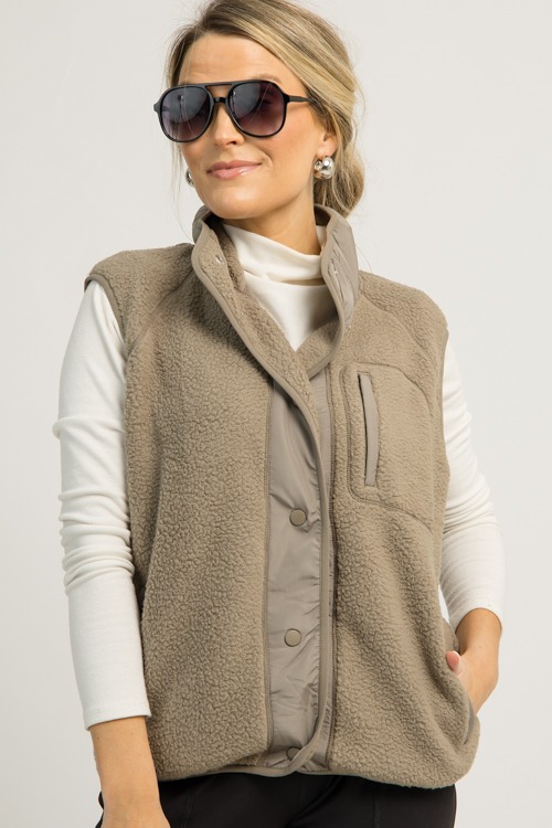Soft Fleece Vest, Olive - originals-583.jpg