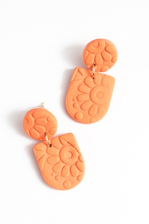 Clay Carving Oval Earring, Coral